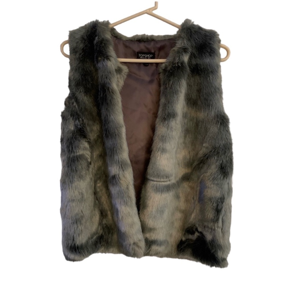 TopShop Faux Fur Vest Size 2 NWOT